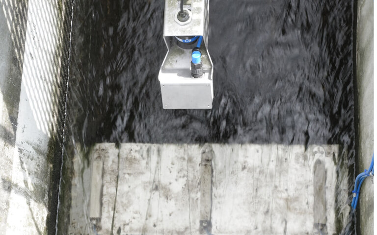 OFR Radar Flow Sensor - Radar in Kombination mit Kreuzkorrelation OFR Radar Flow Sensor - Radar in Kombination mit Kreuzkorrelation